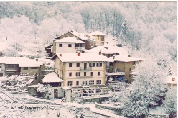 Delzanno Hotel Varallo Ngoại thất bức ảnh